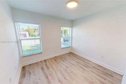 House in Coral Gables, Florida 4 bedrooms № 1889515 - photo 12