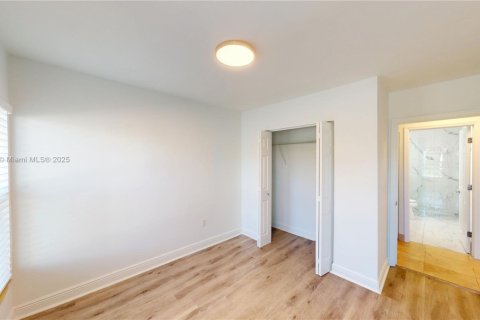 House in Coral Gables, Florida 4 bedrooms № 1889515 - photo 15