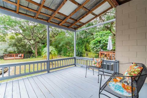 House in Tampa, Florida 2 bedrooms, 99.96 sq.m. № 1381423 - photo 7