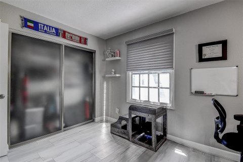 Condo in Saint Petersburg, Florida, 2 bedrooms  № 1524084 - photo 25