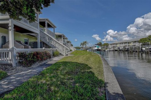 Condo in Saint Petersburg, Florida, 2 bedrooms  № 1524084 - photo 29