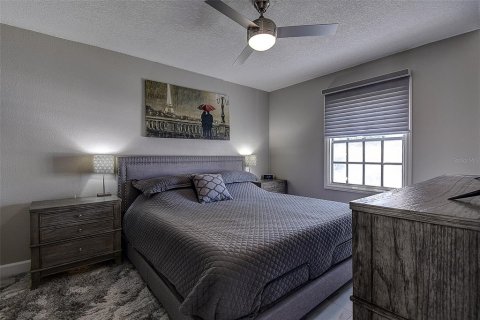 Condo in Saint Petersburg, Florida, 2 bedrooms  № 1524084 - photo 7