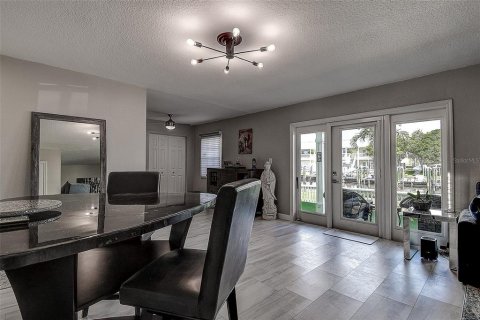 Condo in Saint Petersburg, Florida, 2 bedrooms  № 1524084 - photo 19