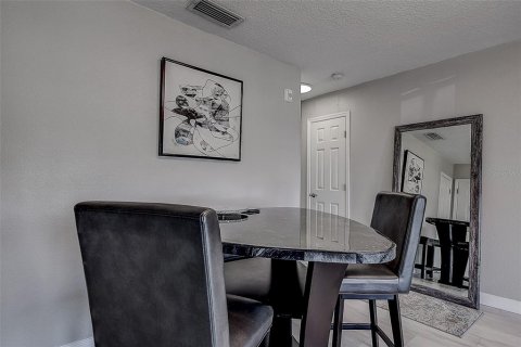 Condo in Saint Petersburg, Florida, 2 bedrooms  № 1524084 - photo 21