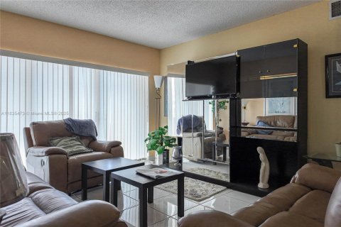 Copropriété à vendre à Hallandale Beach, Floride: 1 chambre, 80.82 m2 № 1957644 - photo 5