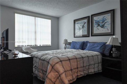 Copropriété à vendre à Hallandale Beach, Floride: 1 chambre, 80.82 m2 № 1957644 - photo 13