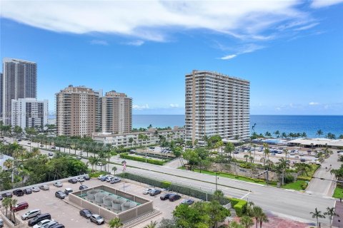 Copropriété à vendre à Hallandale Beach, Floride: 1 chambre, 80.82 m2 № 1957644 - photo 1