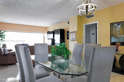 Copropriété à vendre à Hallandale Beach, Floride: 1 chambre, 80.82 m2 № 1957644 - photo 3