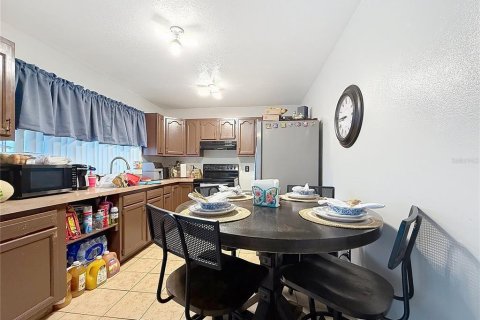 Duplex in Kissimmee, Florida 6 bedrooms, 214.6 sq.m. № 2224642 - photo 8