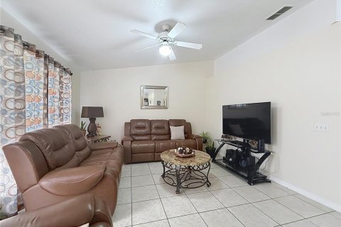 Duplex in Kissimmee, Florida 6 bedrooms, 214.6 sq.m. № 2224642 - photo 15