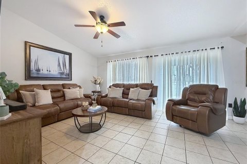 Duplex in Kissimmee, Florida 6 bedrooms, 214.6 sq.m. № 2224642 - photo 4