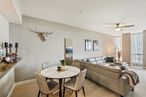 Купить кондоминиум в Кейп-Корал, Флорида 2 спальни, 118.54м2, № 2003334 - фото 8