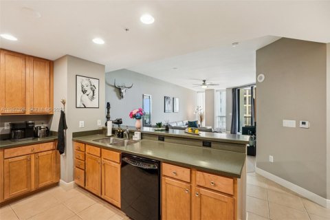 Купить кондоминиум в Кейп-Корал, Флорида 2 спальни, 118.54м2, № 2003334 - фото 14