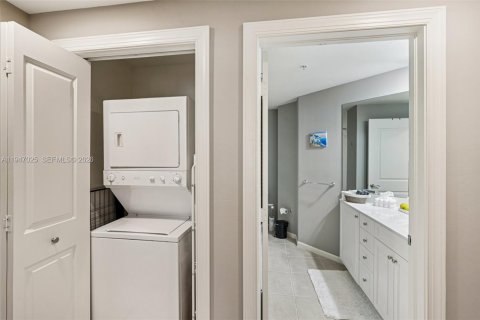 Купить кондоминиум в Кейп-Корал, Флорида 2 спальни, 118.54м2, № 2003334 - фото 19