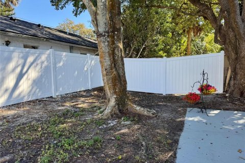 Commercial property in New Port Richey, Florida 4 bedrooms, 188.13 sq.m. № 2105292 - photo 16