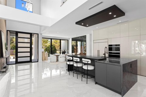 Casa en venta en Sarasota, Florida, 5 dormitorios, 393.07 m2 № 2093120 - foto 5
