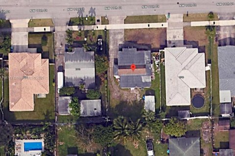 House in Fort Lauderdale, Florida 3 bedrooms, 110.37 sq.m. № 1862760 - photo 11