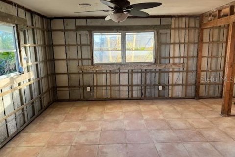 House in Englewood, Florida 4 bedrooms, 204.38 sq.m. № 1570823 - photo 8