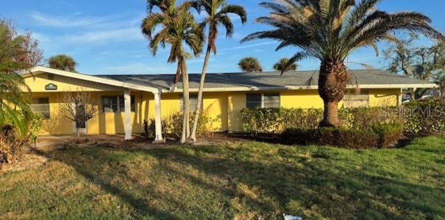 House in Englewood, Florida 4 bedrooms, 204.38 sq.m. № 1570823