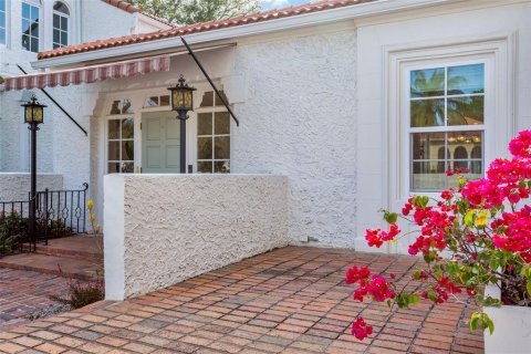 House in Tampa, Florida 6 bedrooms, 545.89 sq.m. № 1732304 - photo 4