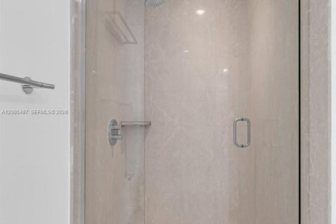 Condo in Miami, Florida, 2 bedrooms  № 2248100 - photo 19
