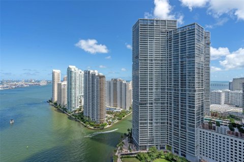 Condo in Miami, Florida, 2 bedrooms  № 2248100 - photo 3