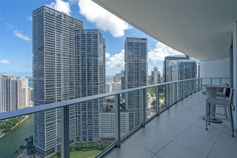 Condo in Miami, Florida, 2 bedrooms  № 2248100 - photo 2