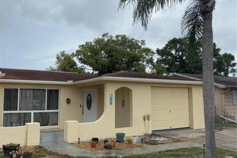 House in Holiday, Florida 3 bedrooms, 129.41 sq.m. № 1879741 - photo 8