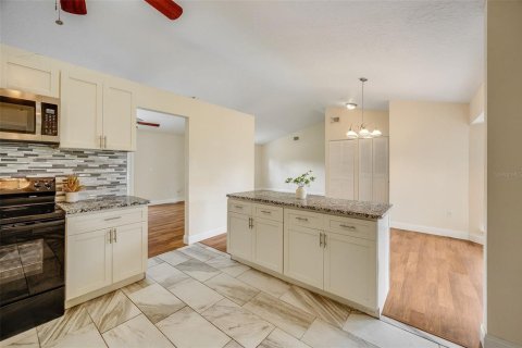Villa ou maison à vendre à Cocoa, Floride: 3 chambres, 139.35 m2 № 2156124 - photo 5