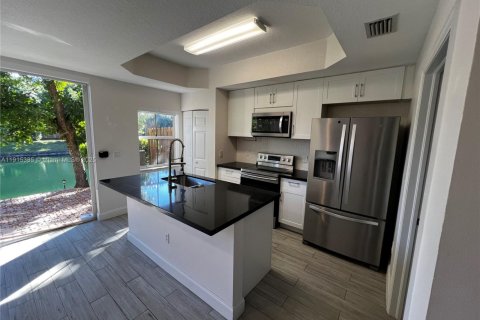 Condo in Dania Beach, Florida, 3 bedrooms  № 1971560 - photo 3