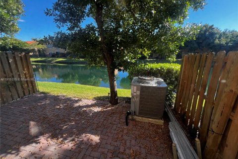 Condo in Dania Beach, Florida, 3 bedrooms  № 1971560 - photo 19