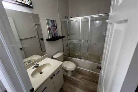 Condo in Dania Beach, Florida, 3 bedrooms  № 1971560 - photo 17
