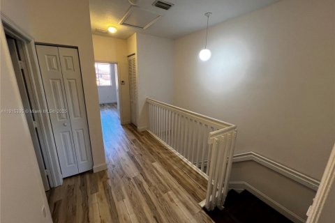 Condo in Dania Beach, Florida, 3 bedrooms  № 1971560 - photo 7