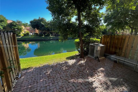 Condo in Dania Beach, Florida, 3 bedrooms  № 1971560 - photo 20