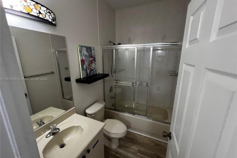 Condo in Dania Beach, Florida, 3 bedrooms  № 1971560 - photo 16