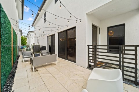 Casa en alquiler en Doral, Florida, 4 dormitorios, 200.48 m2 № 1937320 - foto 21