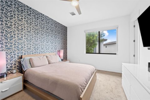 Casa en alquiler en Doral, Florida, 4 dormitorios, 200.48 m2 № 1937320 - foto 7