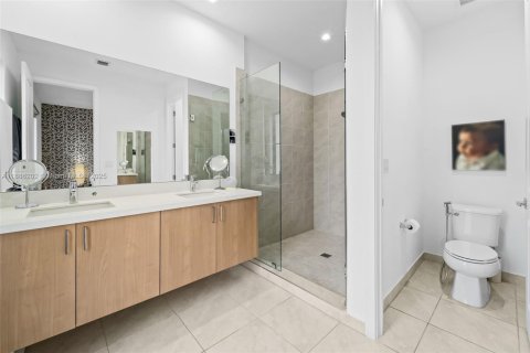 Casa en alquiler en Doral, Florida, 4 dormitorios, 200.48 m2 № 1937320 - foto 10