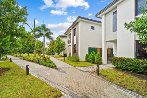Villa ou maison à louer à Doral, Floride: 4 chambres, 200.48 m2 № 1937320 - photo 30