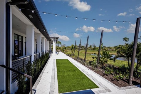 House in Venice, Florida 4 bedrooms, 266.35 sq.m. № 1522119 - photo 28