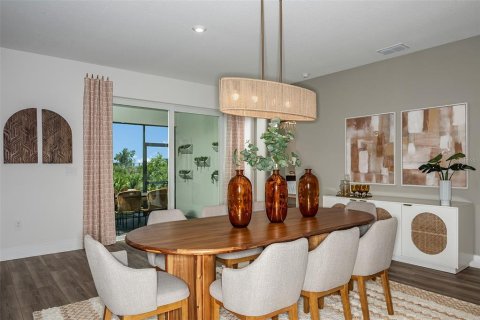 House in Venice, Florida 4 bedrooms, 266.35 sq.m. № 1522119 - photo 6