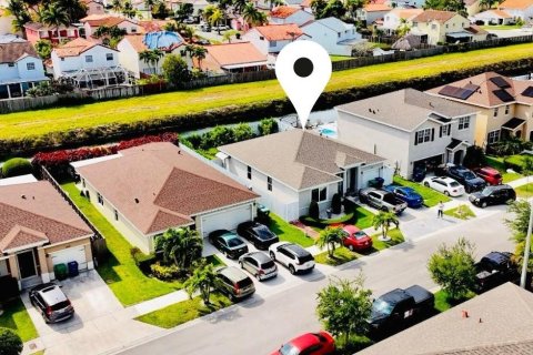 House in Homestead, Florida 4 bedrooms, 149.94 sq.m. № 1104366 - photo 1