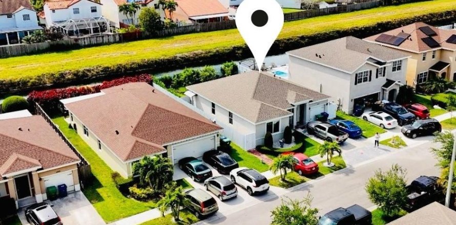 House in Homestead, Florida 4 bedrooms, 149.94 sq.m. № 1104366