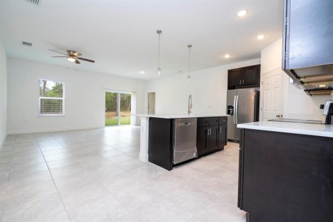 House in Citrus Springs, Florida 4 bedrooms, 157.56 sq.m. № 1716741 - photo 5