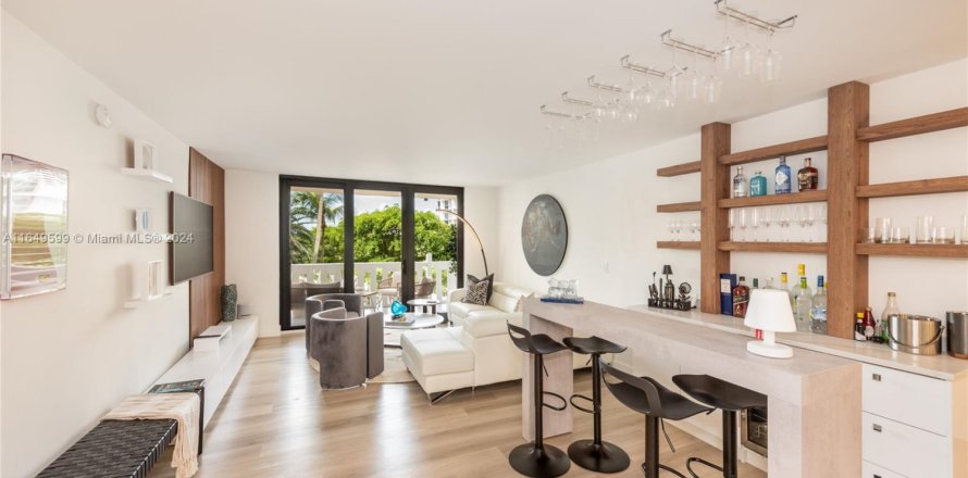 Condominio en Key Biscayne, Florida, 2 dormitorios  № 1960508