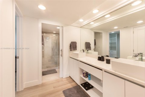 Condominio en alquiler en Key Biscayne, Florida, 2 dormitorios, 130.9 m2 № 1960508 - foto 15