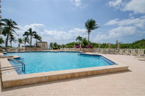 Condominio en alquiler en Key Biscayne, Florida, 2 dormitorios, 130.9 m2 № 1960508 - foto 21