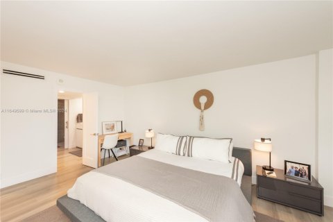 Condominio en alquiler en Key Biscayne, Florida, 2 dormitorios, 130.9 m2 № 1960508 - foto 14