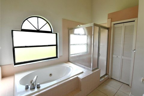House in Orlando, Florida 4 bedrooms, 222.87 sq.m. № 1417369 - photo 8