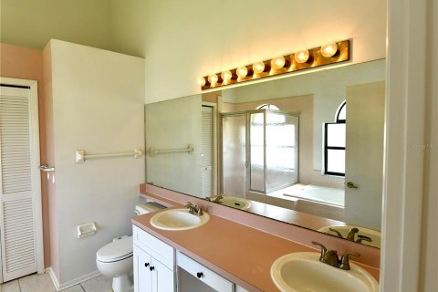House in Orlando, Florida 4 bedrooms, 222.87 sq.m. № 1417369 - photo 9